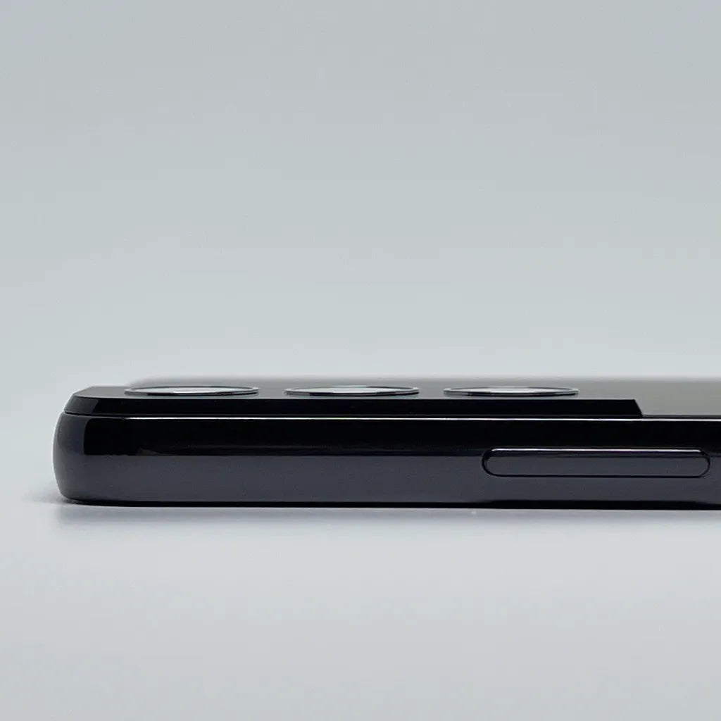 iMos Samsung Galaxy S22 / S22+ Sapphire Lens Protector